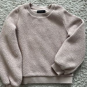 A&F cropped Sherpa BLUSH